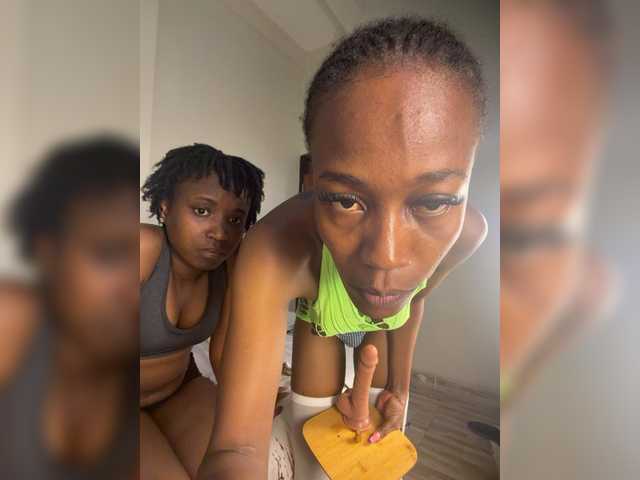 Sexypetitequeens