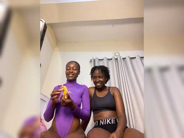 Sexypetitequeens — live couple cam