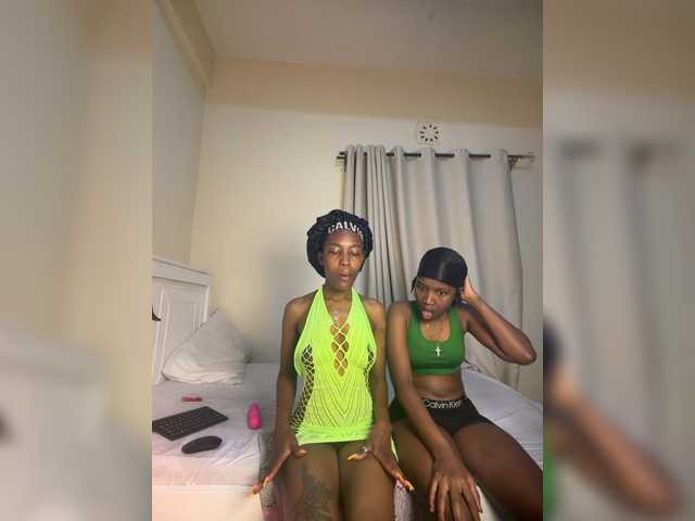 Sexypetitequeens