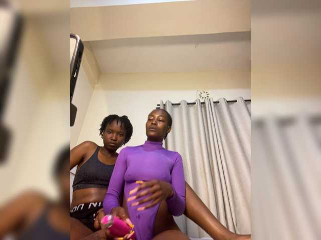 Sexypetitequeens — live couple cam