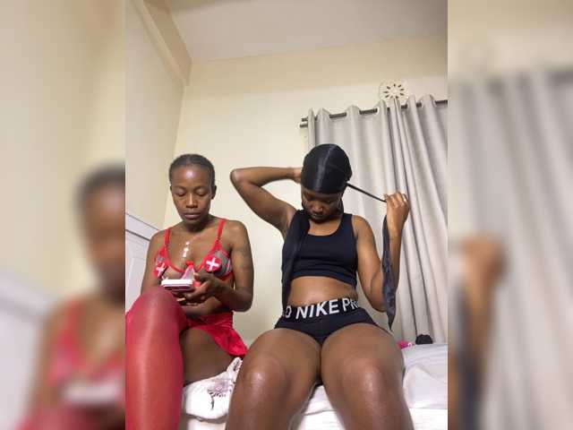 Sexypetitequeens