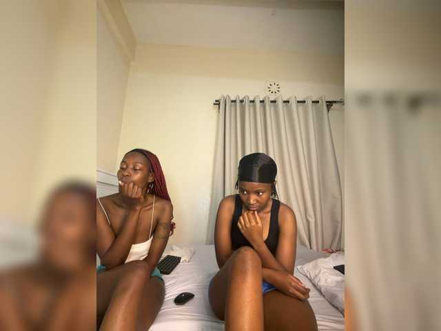 Sexypetitequeens