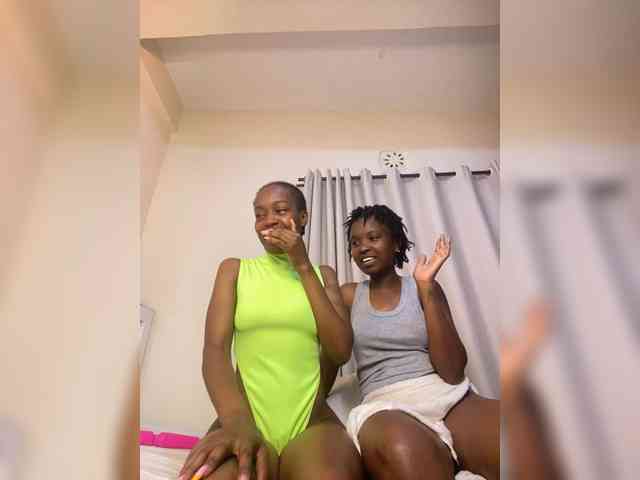 Sexypetitequeens