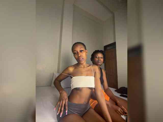 Sexypetitequeens