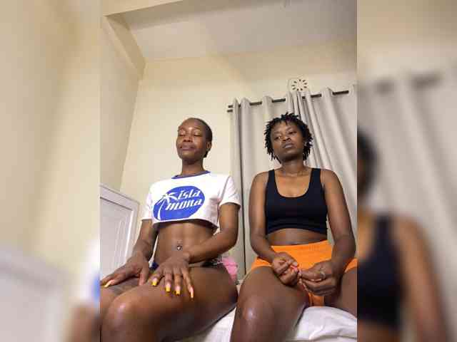 Sexypetitequeens