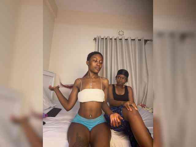 Sexypetitequeens - Couple 