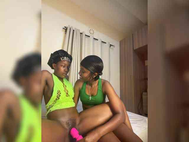Sexypetitequeens