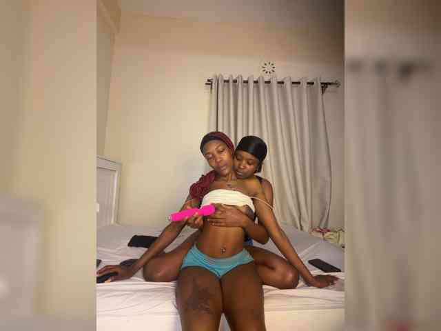 Sexypetitequeens