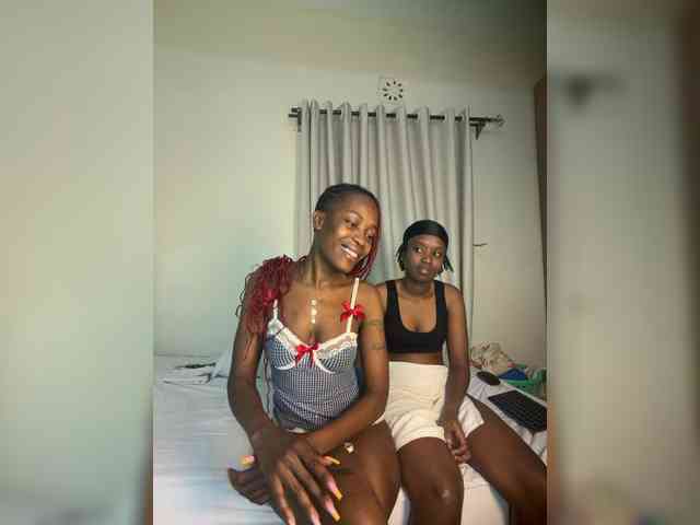 Sexypetitequeens