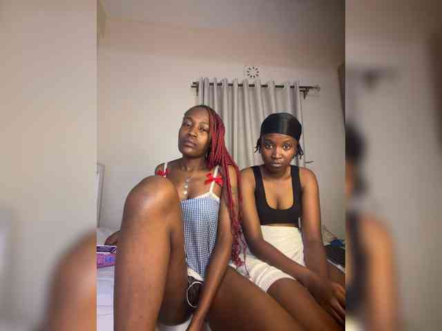 Sexypetitequeens