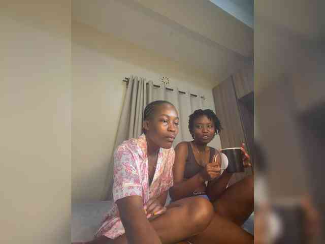 Sexypetitequeens