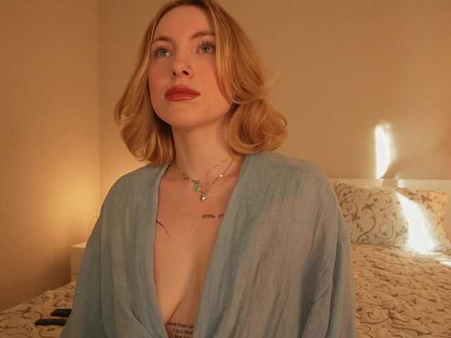 peachinstockings live cam on BongaCams