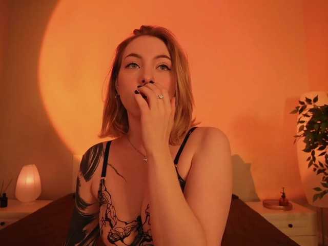 peach_in_stockings