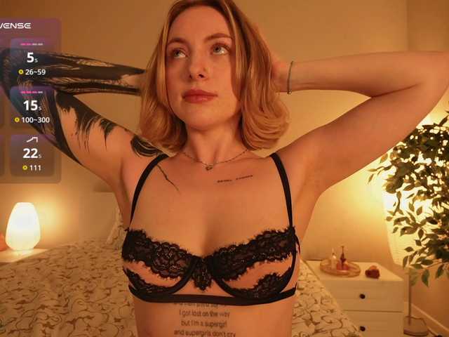 peach_in_stockings