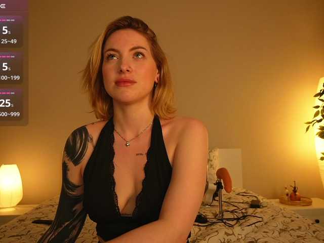 peach_in_stockings