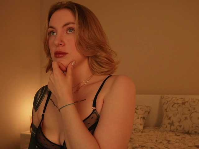 peach_in_stockings
