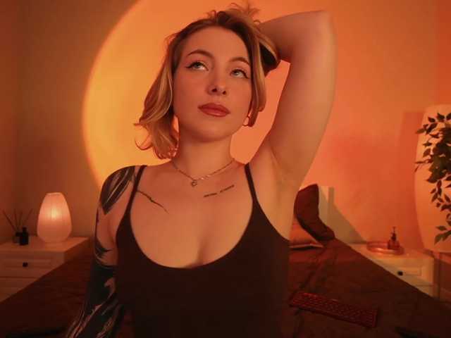 peach_in_stockings