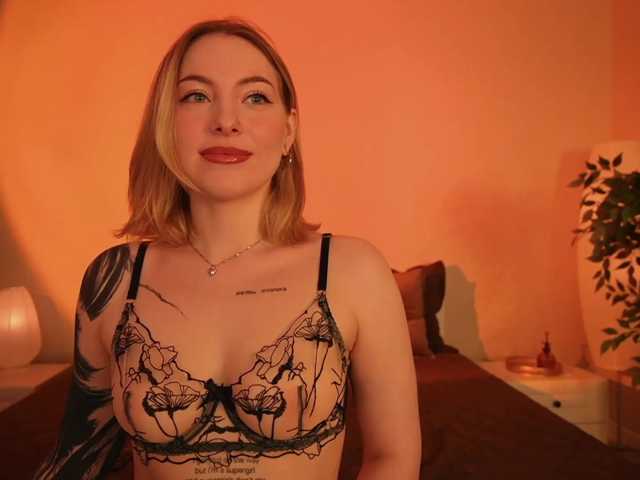 peach_in_stockings