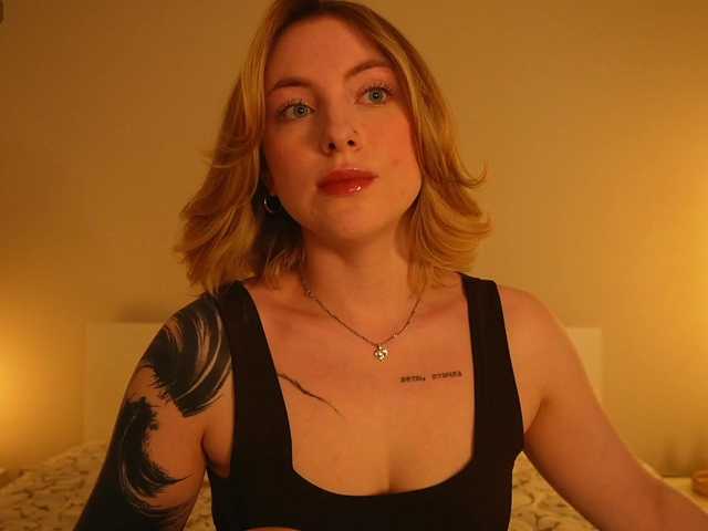 peachinstockings live cam on BongaCams
