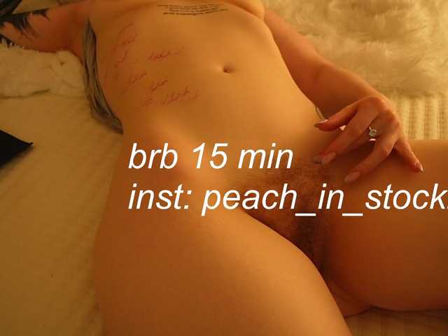 peach_in_stockings
