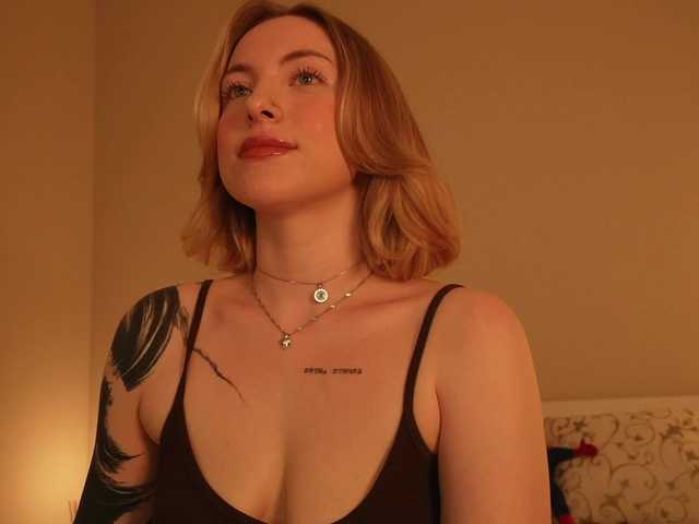 peach_in_stockings
