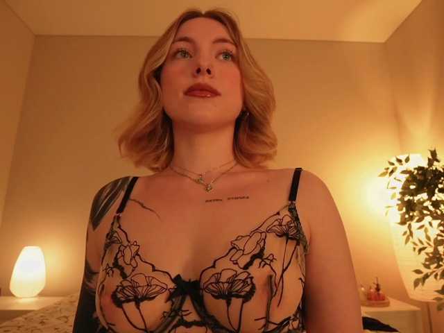 peachinstockings live cam on BongaCams