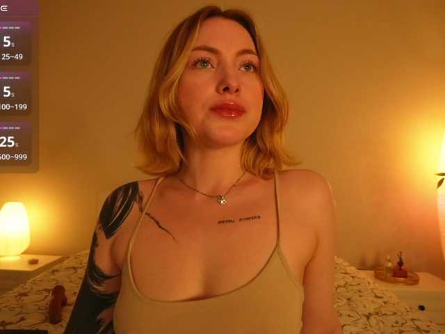 peachinstockings live cam on BongaCams