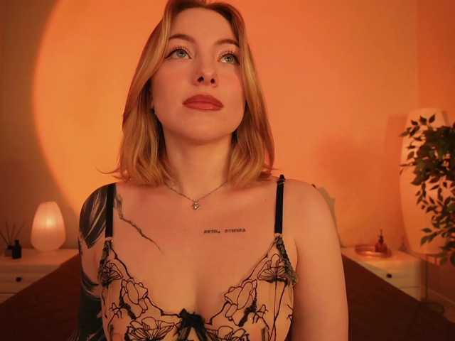 peach_in_stockings webcam
