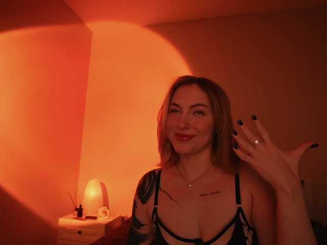 peach_in_stockings