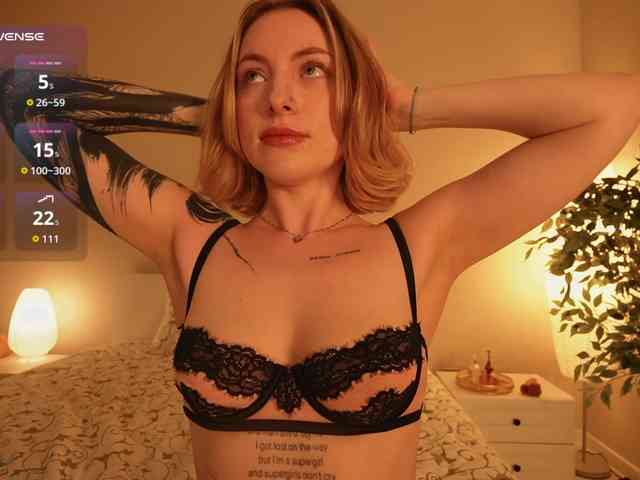 peach_in_stockings
