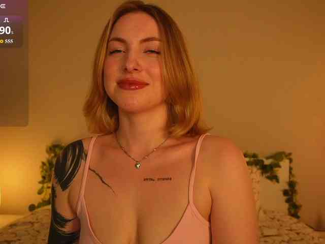 peach_in_stockings