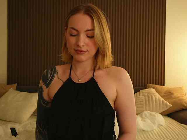 peachinstockings webcam