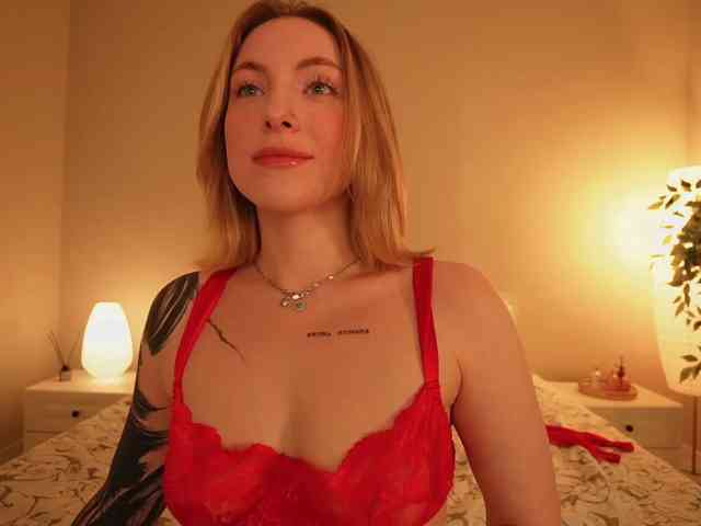 peach_in_stockings