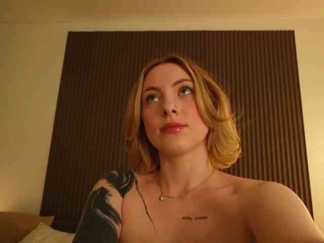 peachinstockings webcam