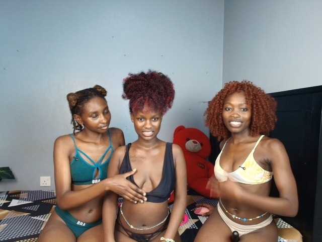 YolandaBlue live cam on BongaCams