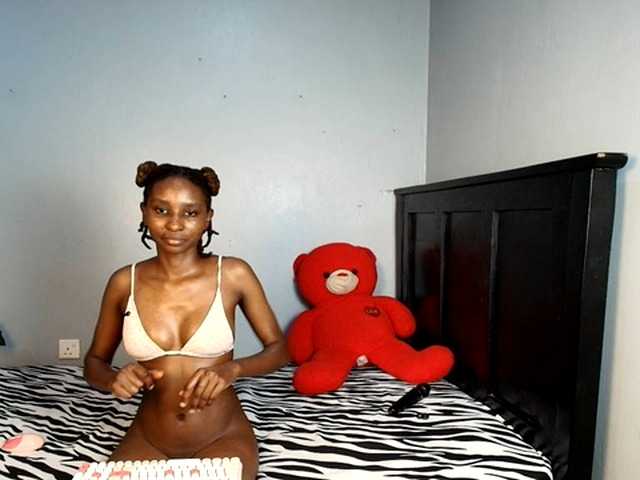 LunaDarlin live cam on BongaCams