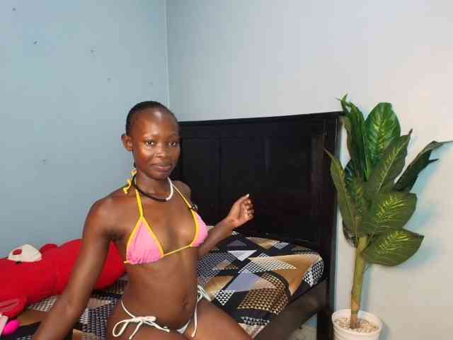 LunaDarlin webcam