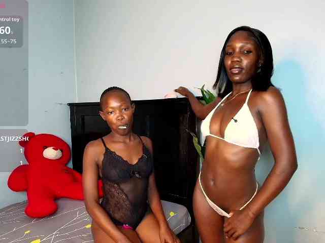 LunaDarlin webcam