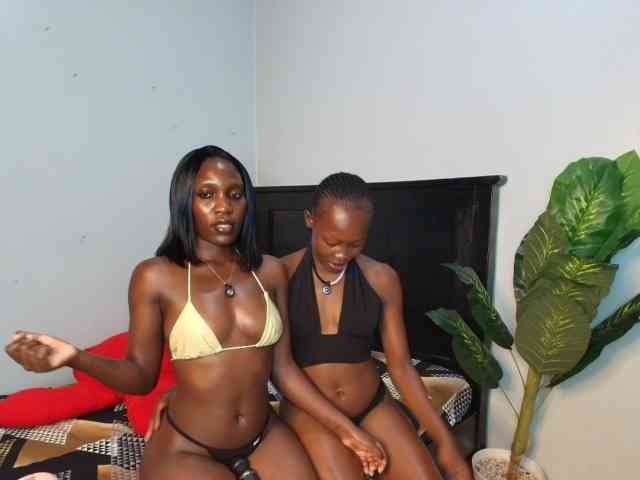 LunaDarlin webcam