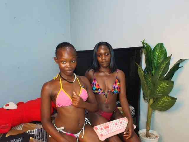 LunaDarlin webcam