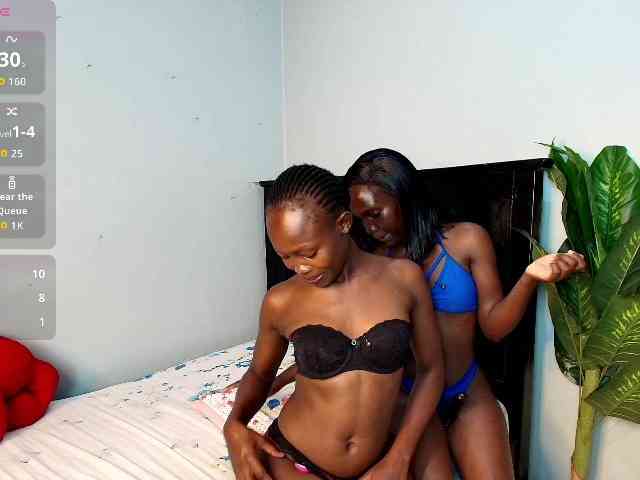 LunaDarlin webcam