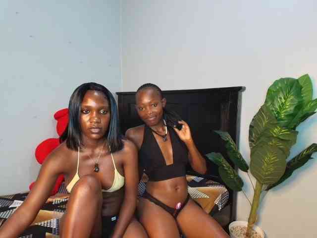 LunaDarlin webcam