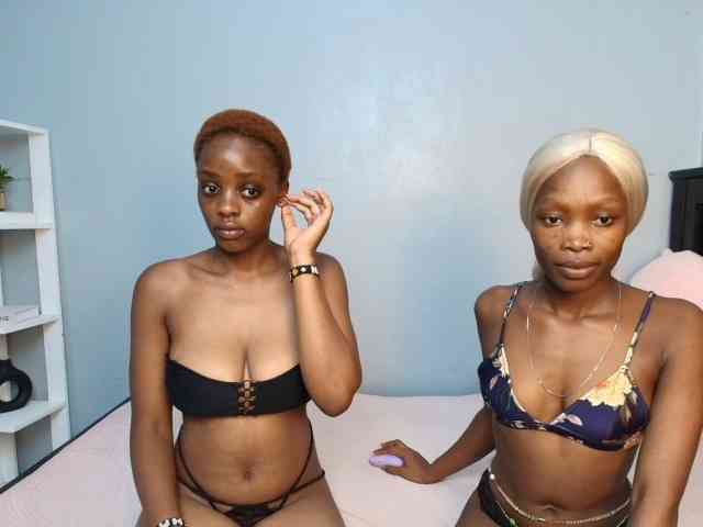 LunaDarlin webcam