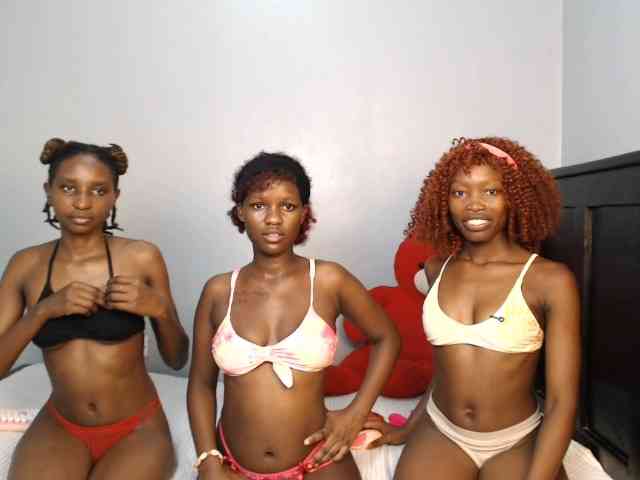 LunaDarlin webcam