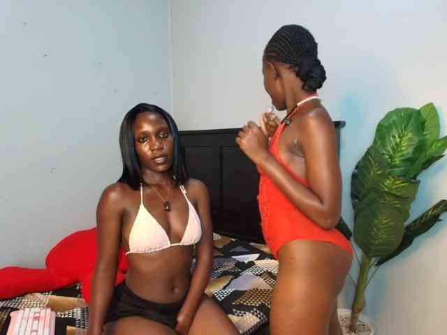 LunaDarlin webcam