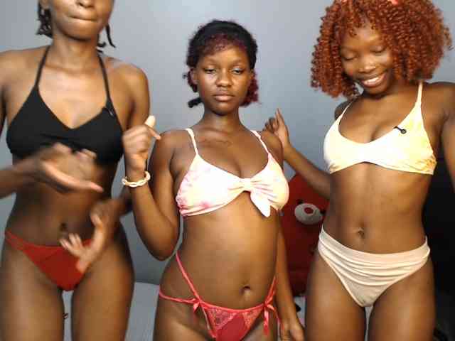 LunaDarlin webcam