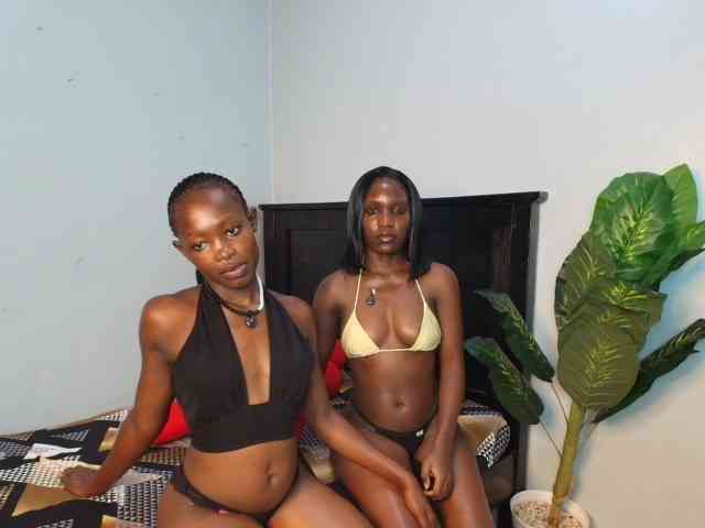 LunaDarlin webcam