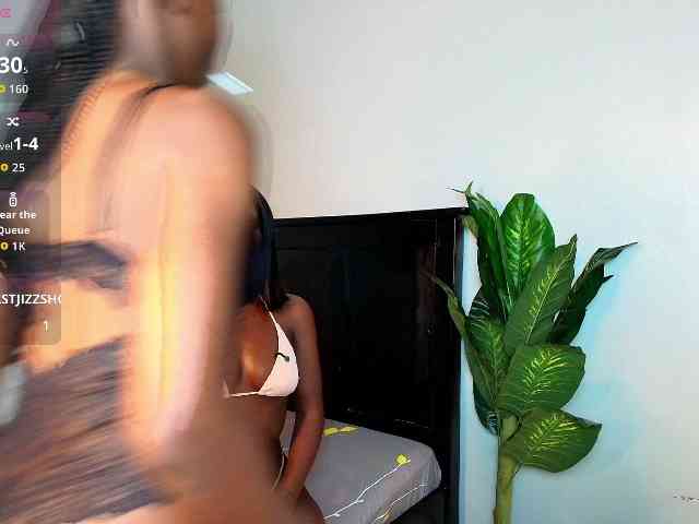 LunaDarlin webcam