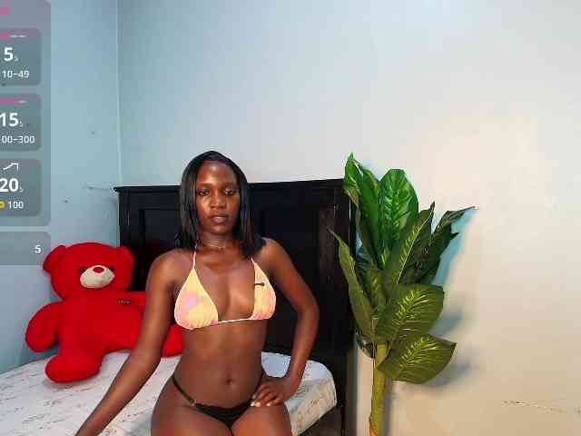 LunaDarlin webcam