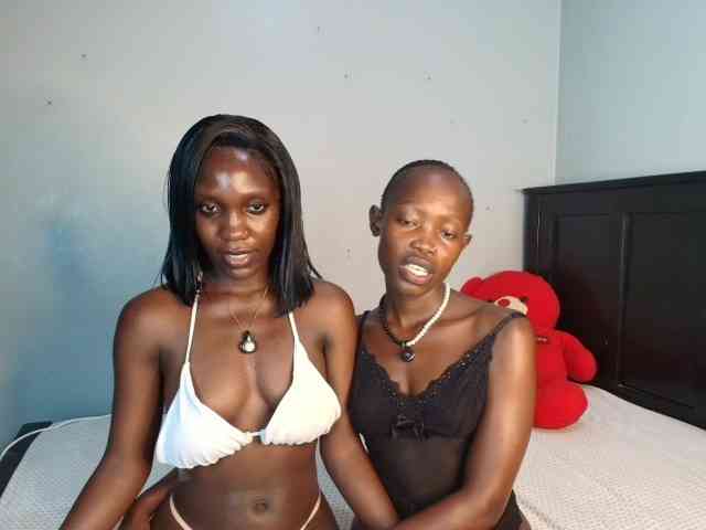 LunaDarlin webcam